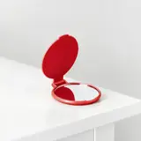 красный