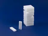 белая