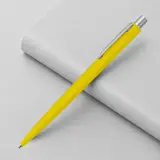 желтый