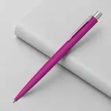 розовый