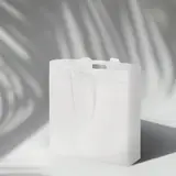 белый