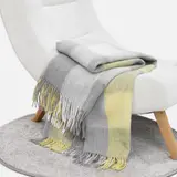 серый с желтым