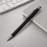черный